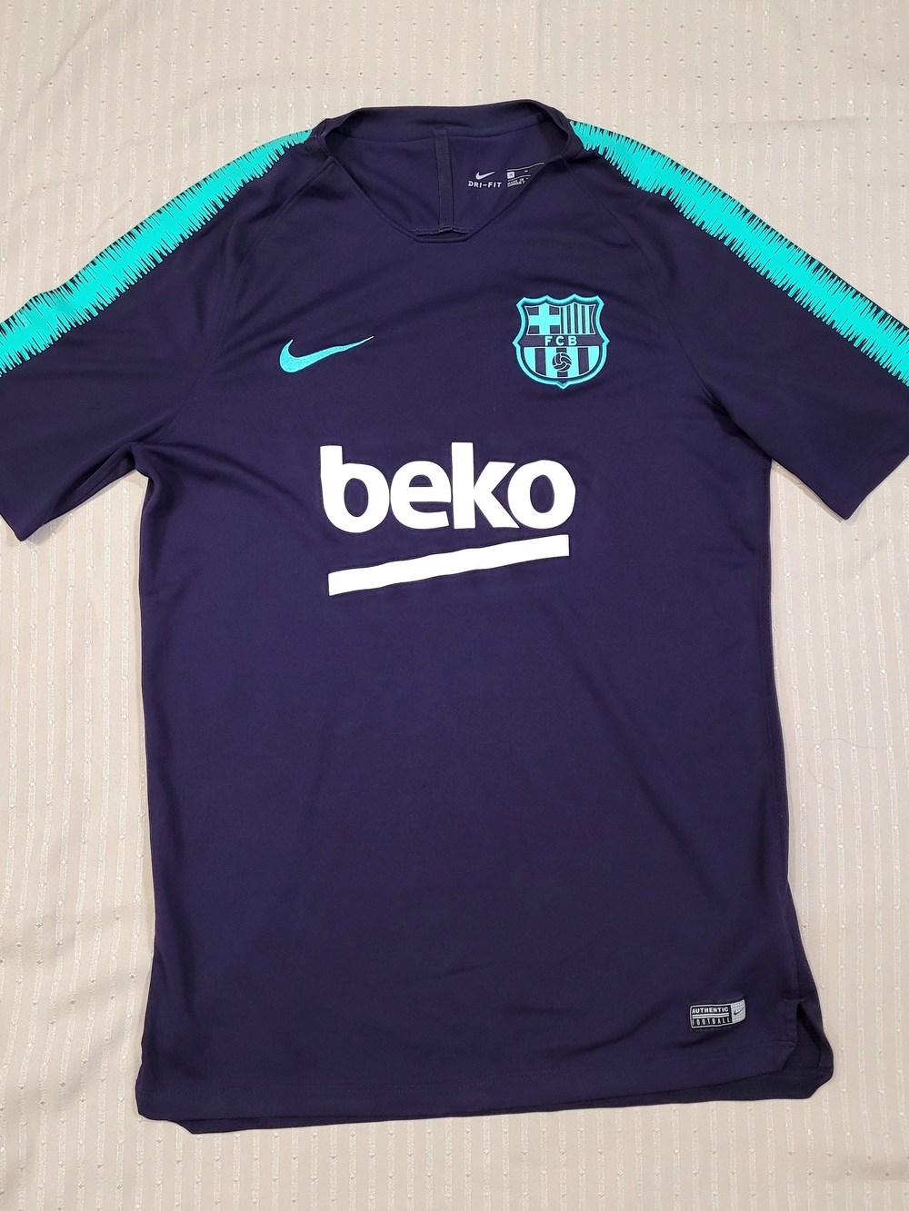 Authentic Nike FC Barcelona 2018-19 Training Shirt, Women’s Size Med, LIKE NEW!